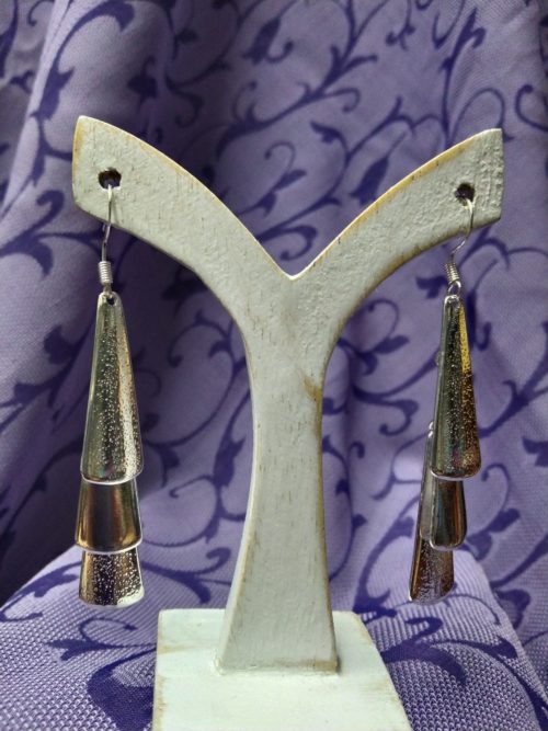 IMG_20250520_195230 PENDIENTES TRIANGULARES