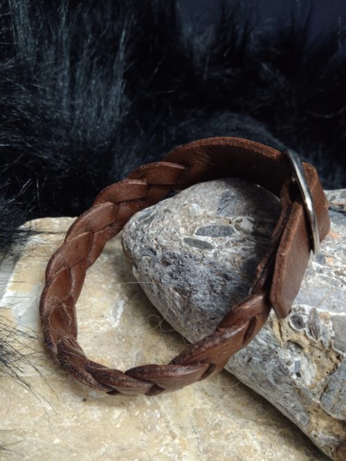 IMG_20250529_180812 PULSERA TRENZA CON HEBILLA